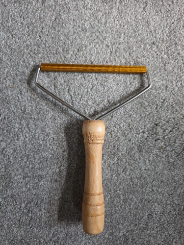 Portable lint remover - portable, carpet